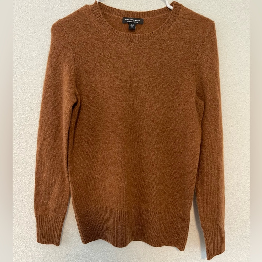 NWOT! SAKS FIFTH AVENUE CASHMERE SWEATER!! SIZE SMALL